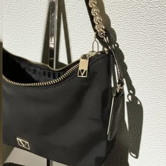 Nip VS Curve Black Small Nylon Gold tone Crossbody Or Zip Handbag - Picture 9 of 10